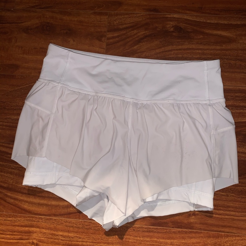 Lululemon white shorts size 6
